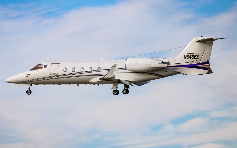 Photo of N543EZ - PRIVATE Learjet 60 at BWI on AeroXplorer Aviation Database