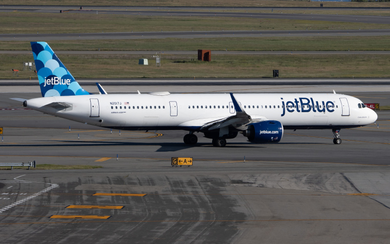 Photo of N2017J - JetBlue Airways Airbus A321NEO at JFK on AeroXplorer Aviation Database