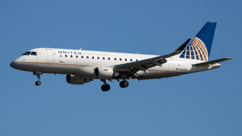 Photo of N133SY - SkyWest Airlines Embraer E175 at DCA on AeroXplorer Aviation Database