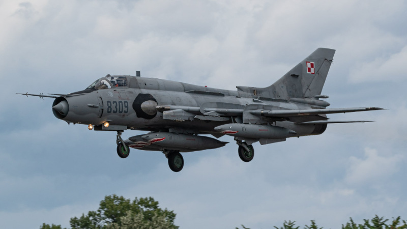 Photo of 8309 - Polish Air Force Sukhoi SU-22 Fitter at FFD on AeroXplorer Aviation Database