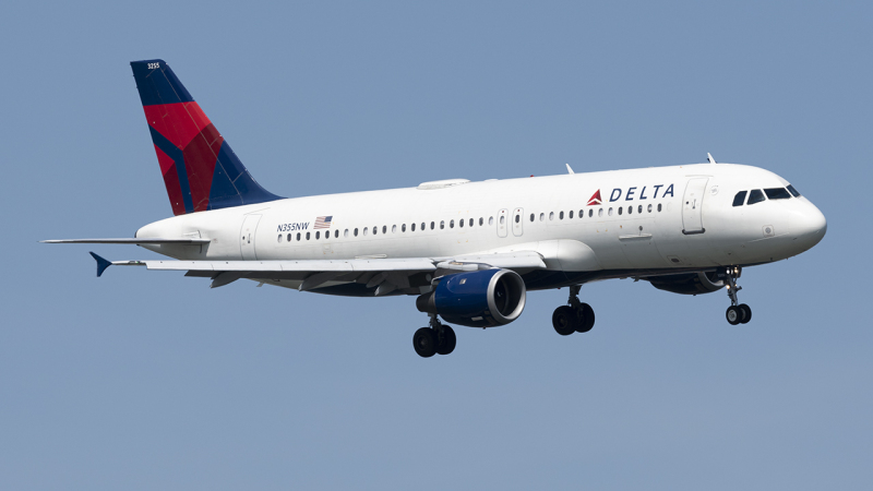 Photo of N355NW - Delta Airlines Airbus A320 at DCA on AeroXplorer Aviation Database