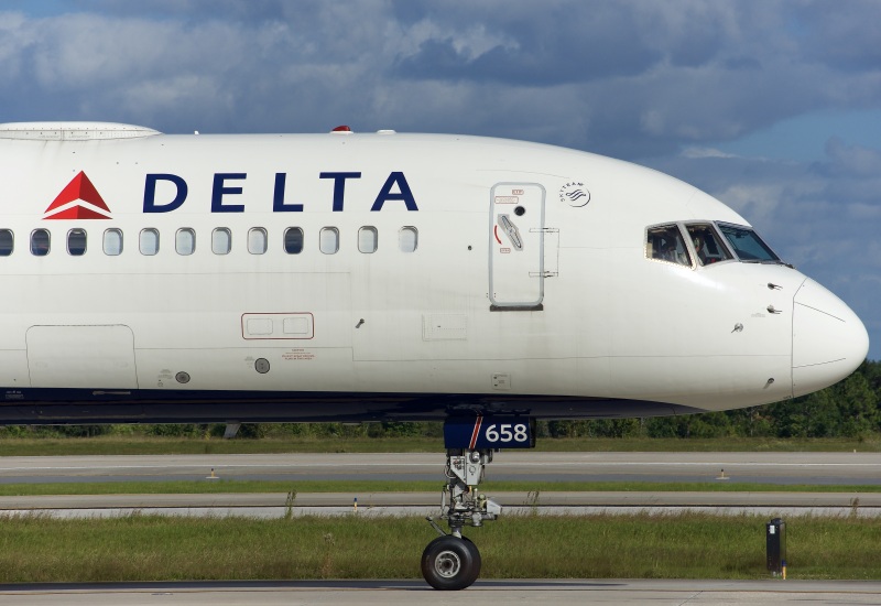 Photo of N658DL - Delta Airlines Boeing 757-200 at MCO on AeroXplorer Aviation Database