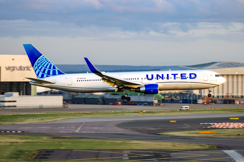 Photo of N667UA - United Airlines Boeing 767-300ER at LHR on AeroXplorer Aviation Database