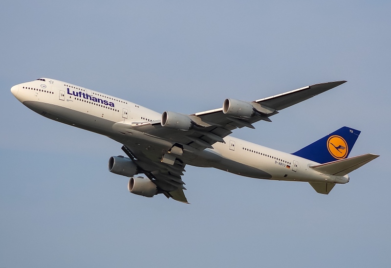 Photo of D-ABYU - Lufthansa Boeing 747-8i at ORD on AeroXplorer Aviation Database