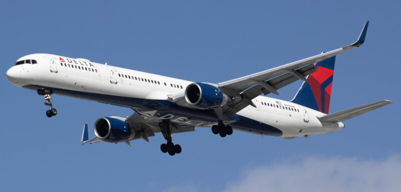 Photo of N586NW - Delta Airlines Boeing 757-300 at LAS on AeroXplorer Aviation Database