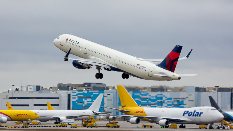 Photo of N370DN - Delta Airlines Airbus A321-200 at CVG on AeroXplorer Aviation Database