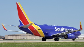 N7843A) Southwest Airlines Boeing 737-700 by Sam B | AeroXplorer Photo  Database