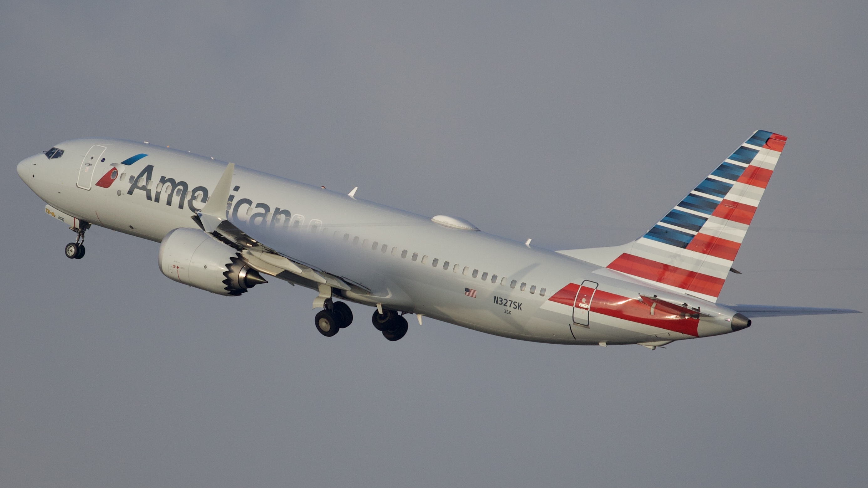 Photo of N327SK - American Airlines Boeing 737 MAX 8 at IAH