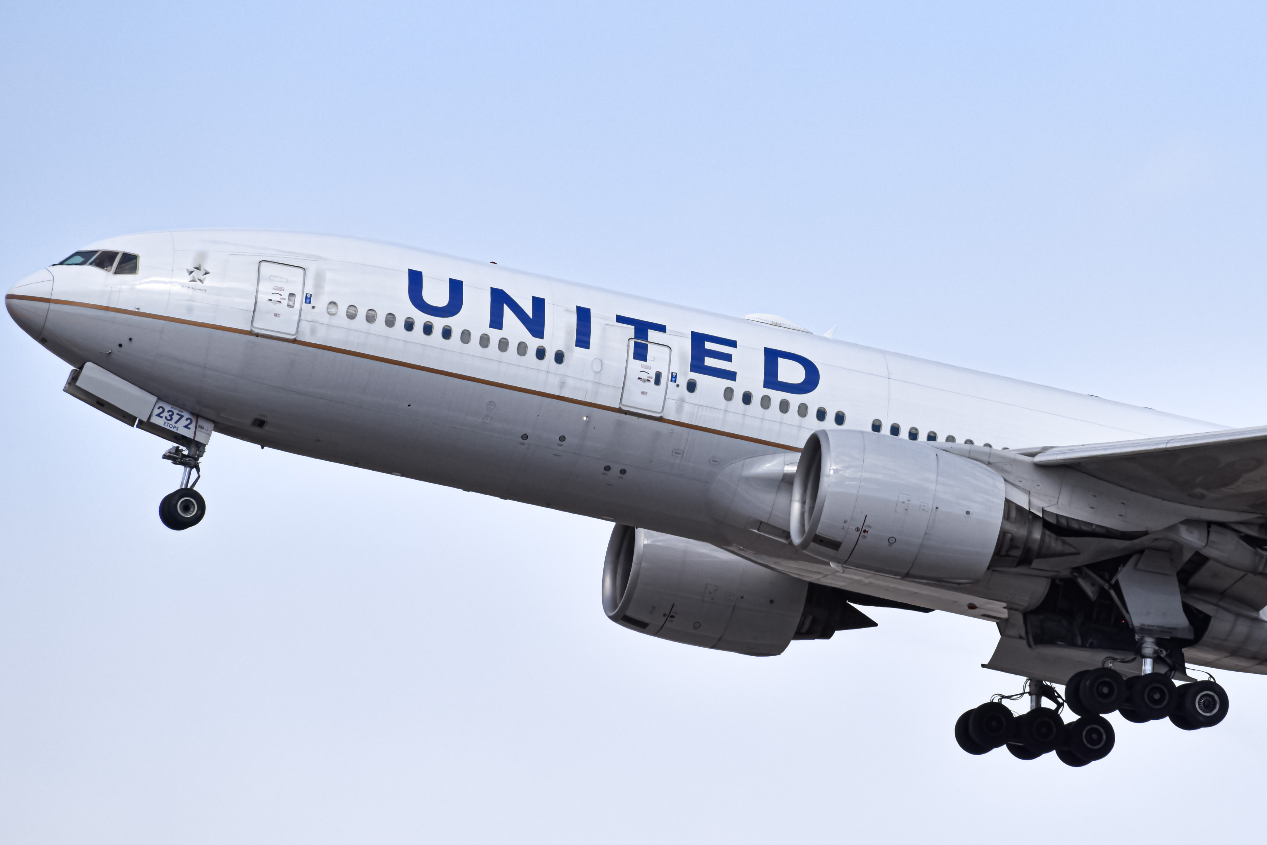 Photo of N772UA - United Airlines Boeing 777-200 at DEN