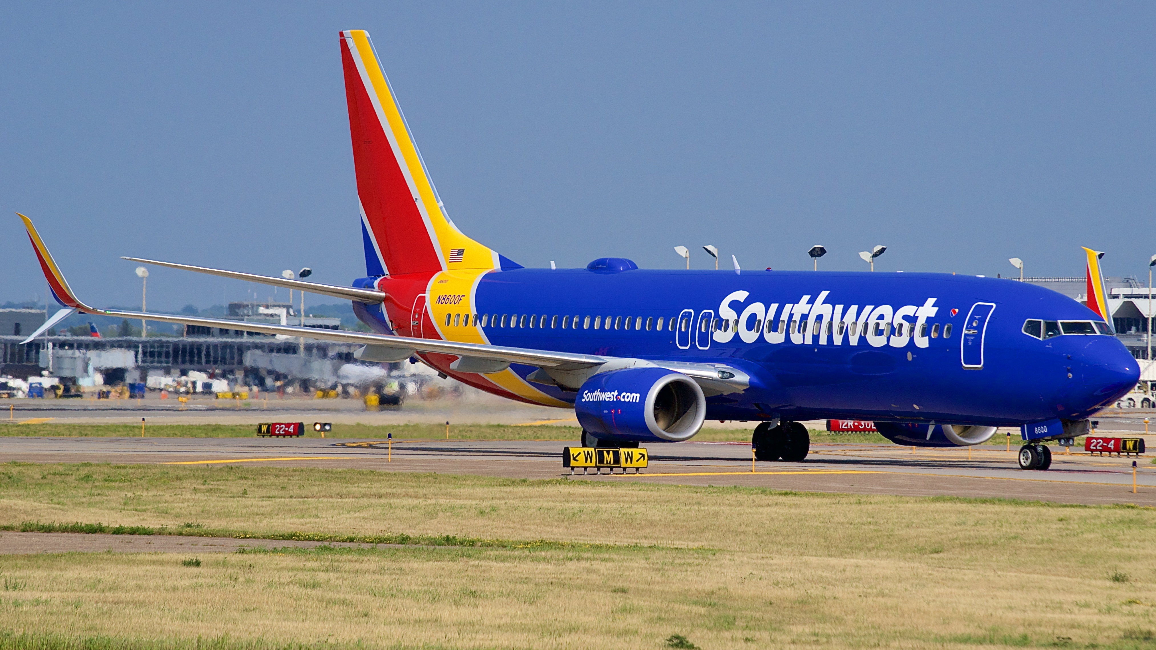 Photo of N8600F - Southwest Airlines Boeing 737-800 at MSP