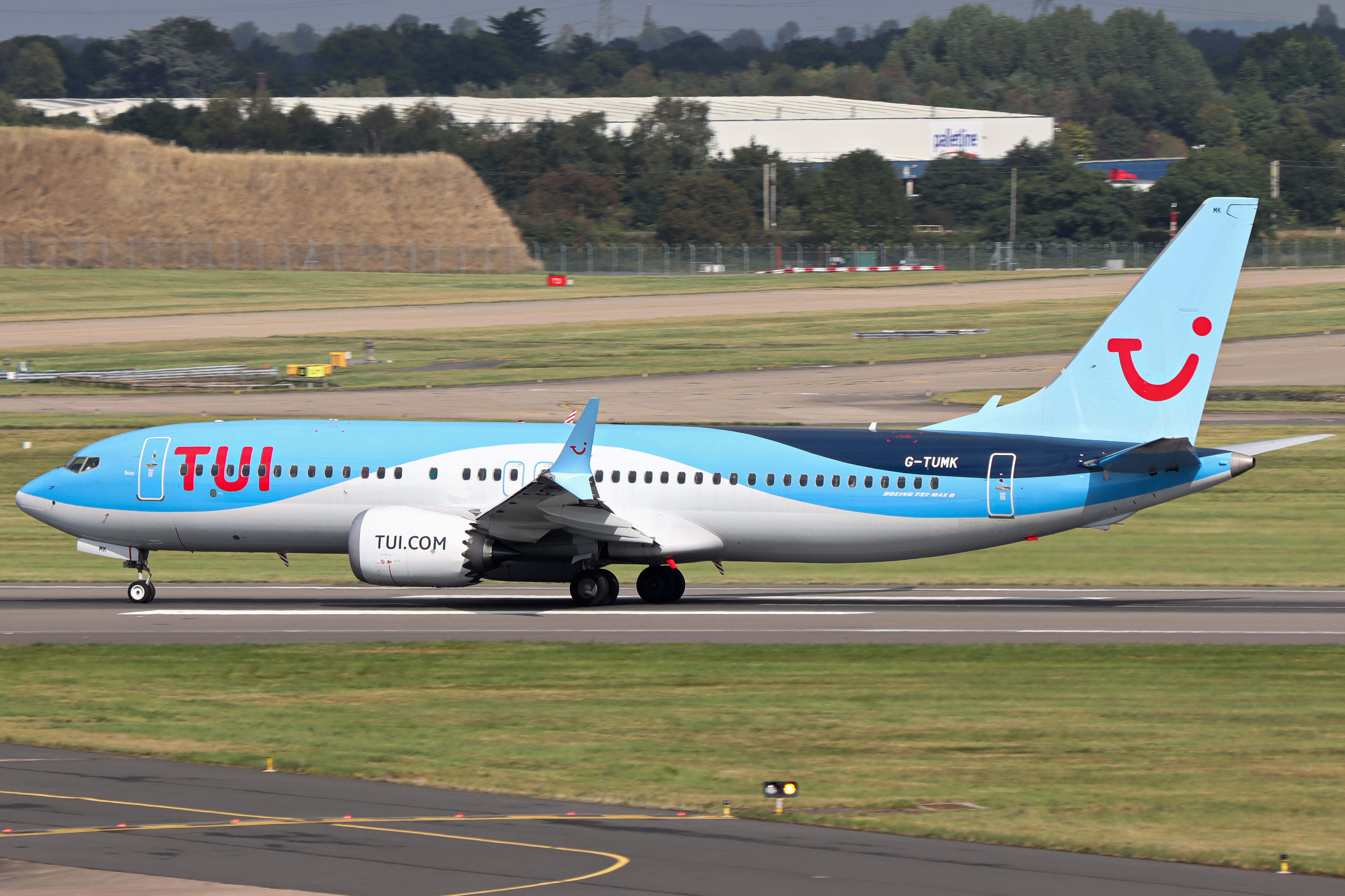 Photo of G-TUMK - TUI Fly Boeing 737 MAX 8 at BHX