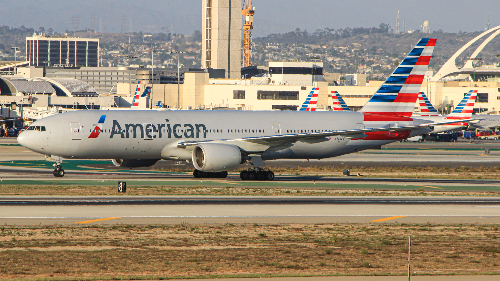 Photo of N773AN - American Airlines Boeing 777-200 at LAX