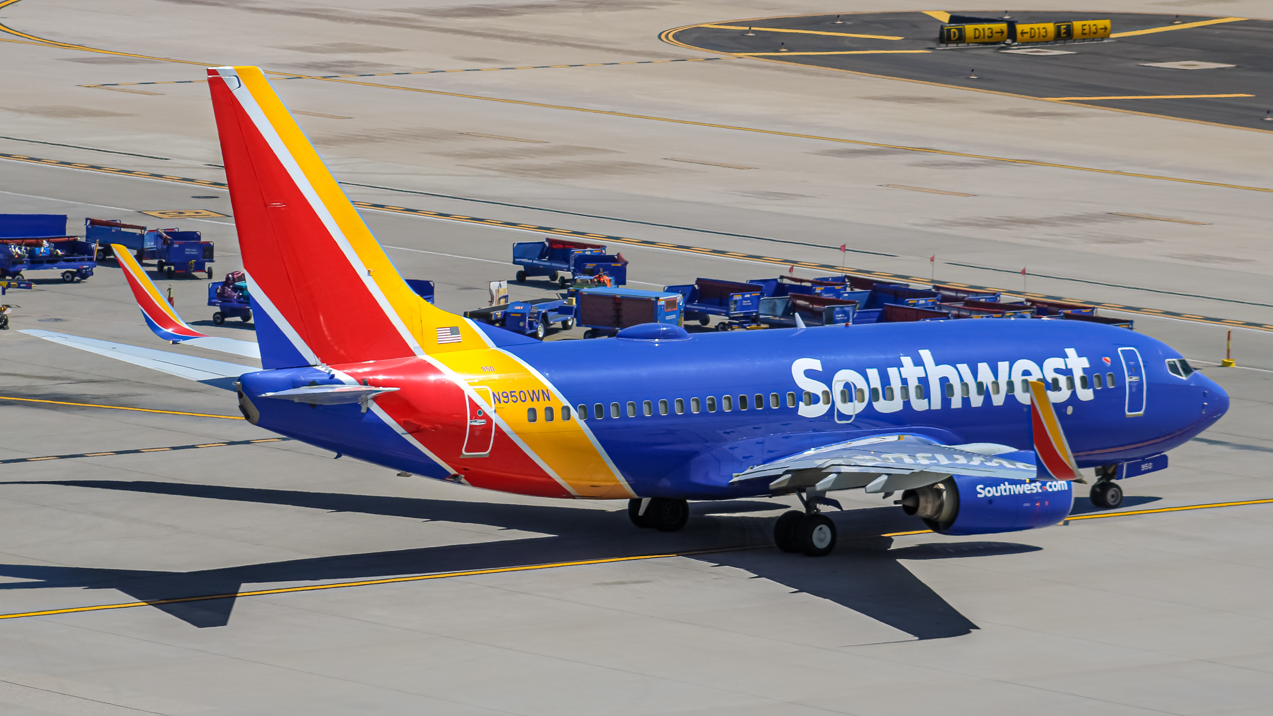 Photo of N950WN - Southwest Airlines Boeing 737-700 at PHX