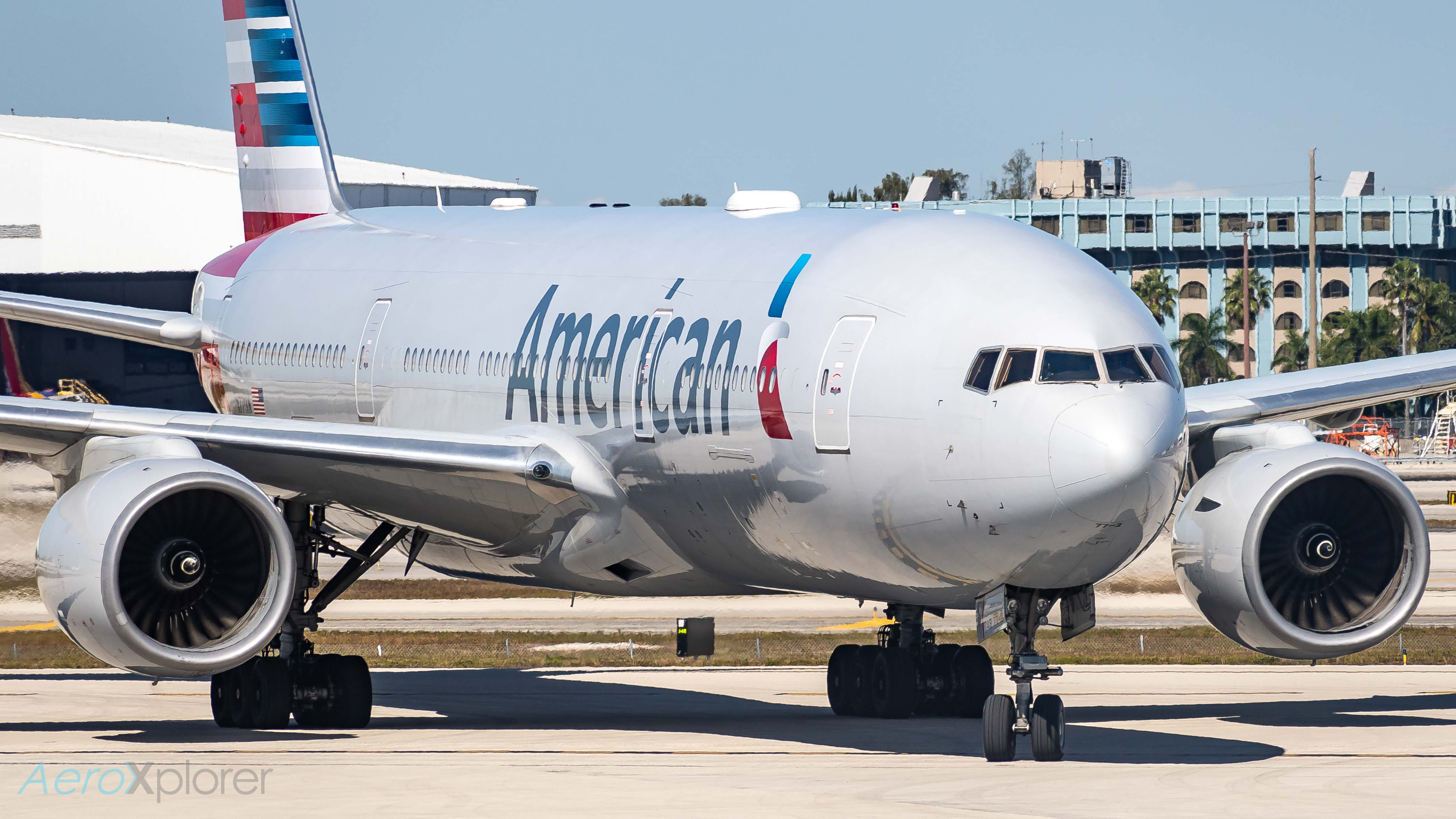 Photo of N771AN - American Airlines Boeing 777-200ER at MIA