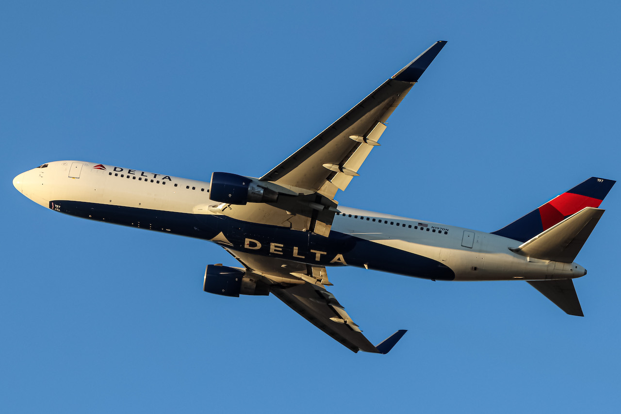 Photo of N197DN - Delta Airlines Boeing 767-300ER at CVG