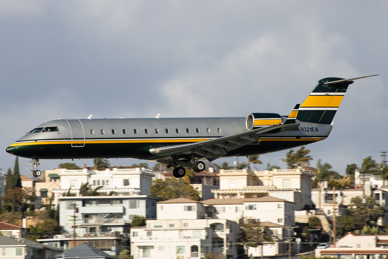 Photo of N321EA - Elite airways Mitsubishi CRJ-200 at SAN