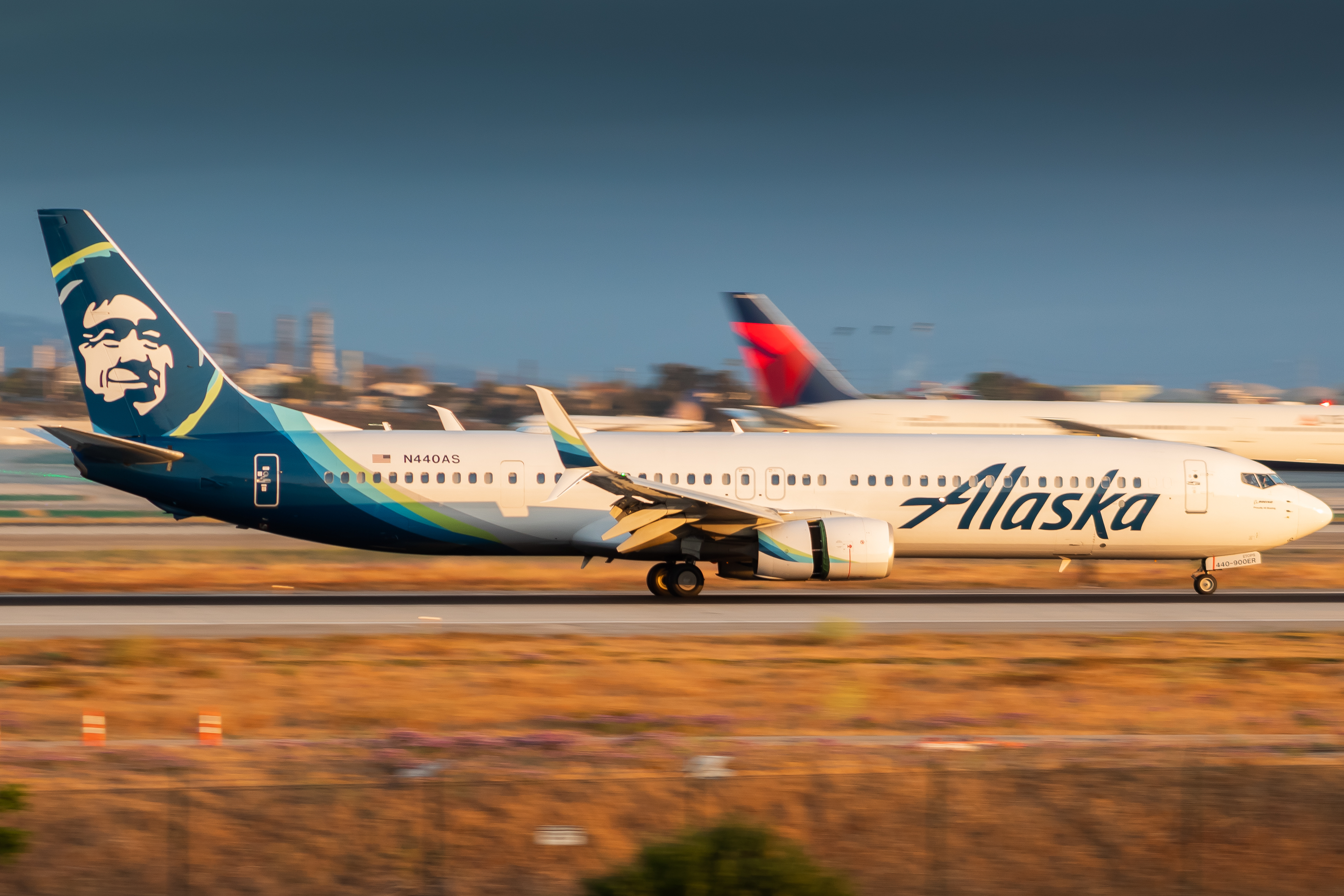 Photo of N440AS - Alaska Airlines Boeing 737-900ER at LAX