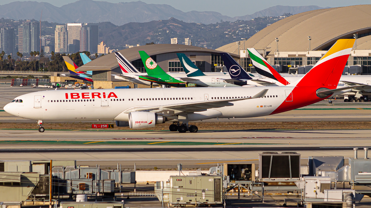Photo of EC-LXK - Iberia Airbus A330-300 at LAX