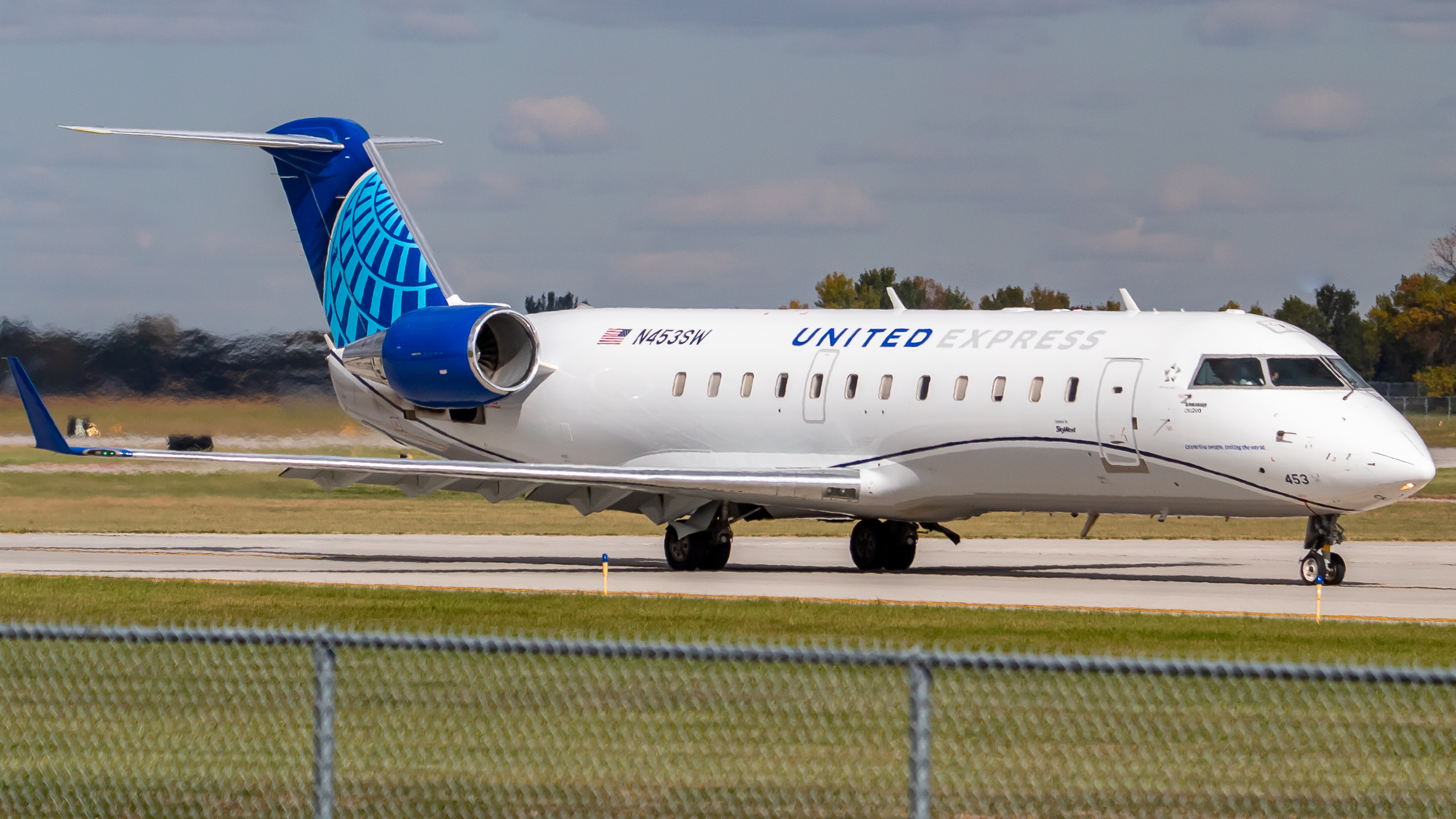 Photo of N453SW - United Express Mitsubishi CRJ-200 at FAR