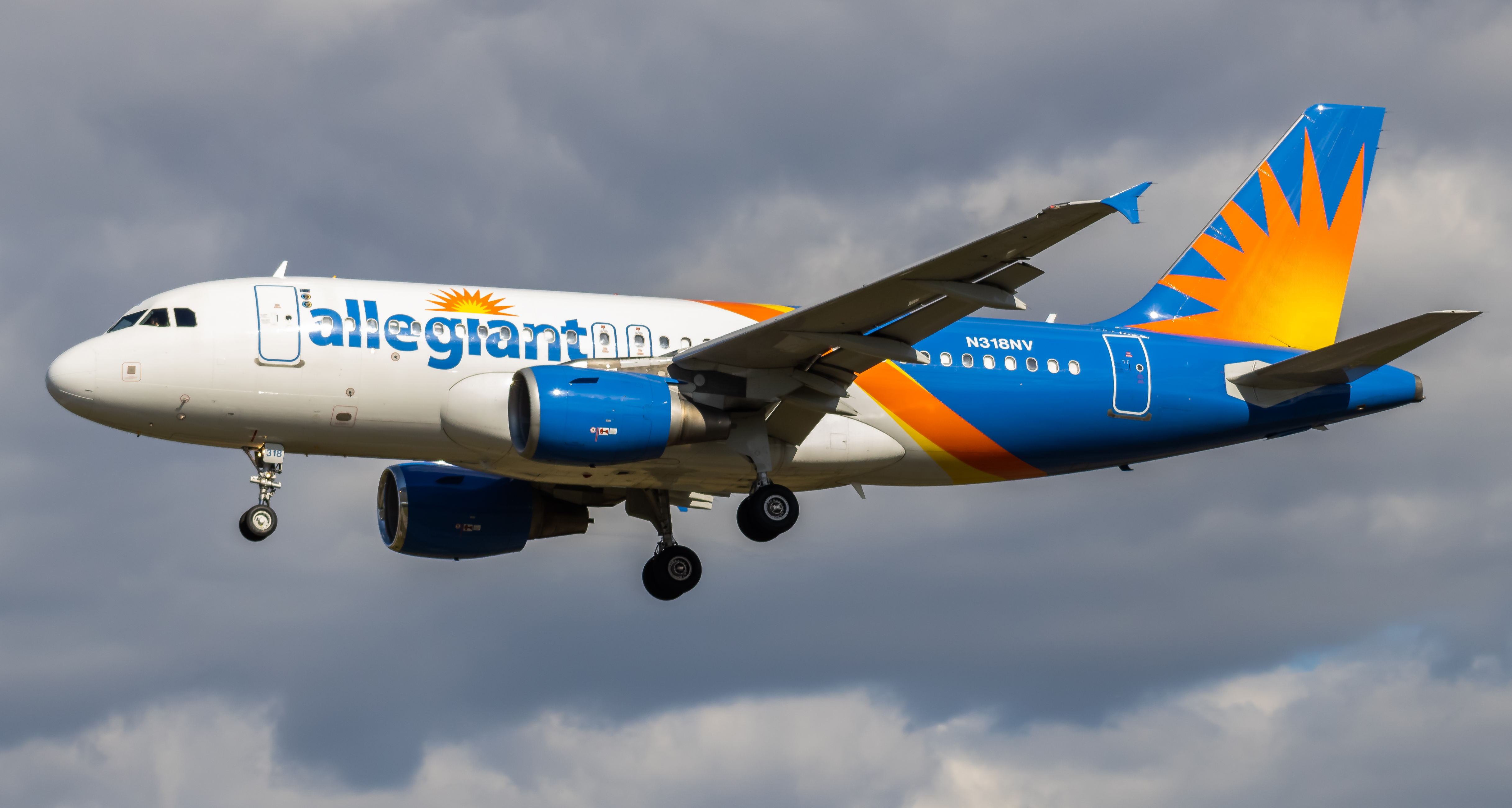 Photo of N318NV - Allegiant Air Airbus A319 at BWI